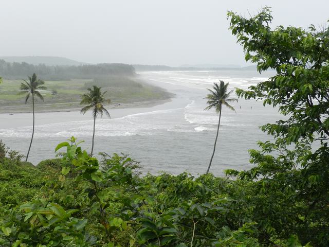 https://d3r8gwkgo0io6y.cloudfront.net/upload/deo bagh beach.jpg